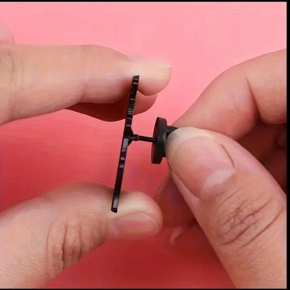 Up inspired Enamel Pin - Picture 4 of 5